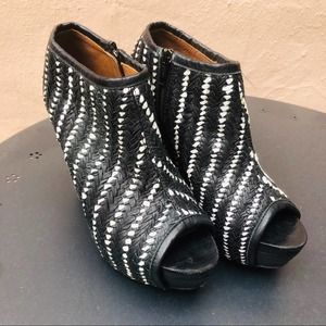 Woven Leather Bootie ZARA Black White